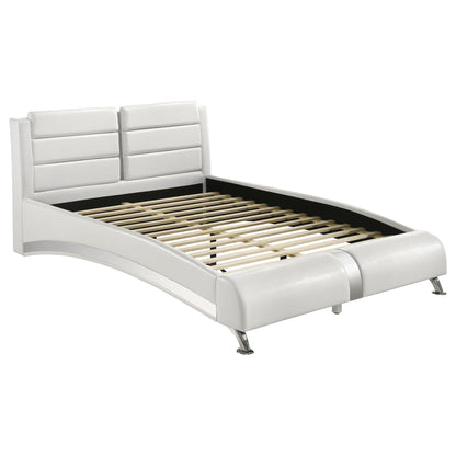 Escalon - 4 Piece Bedroom Set With Paneled Headboard Accents Upholstered - Glossy White